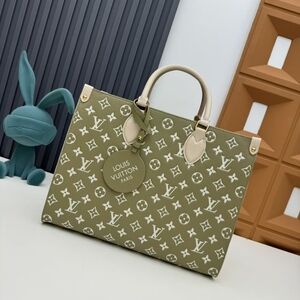 Louis Vuitton MM Green